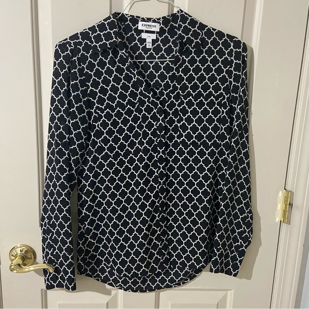 Express Women's Geometric Black and White Button-Down Shirt
